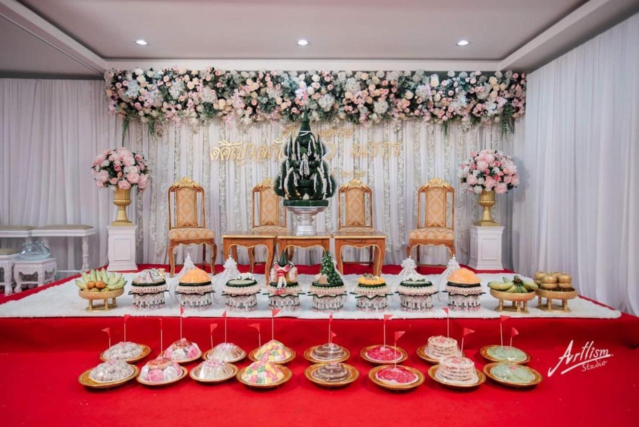 S-Tawan Hotel & Convention Маха Саракхам Екстериор снимка