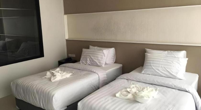 S-Tawan Hotel & Convention Маха Саракхам Екстериор снимка